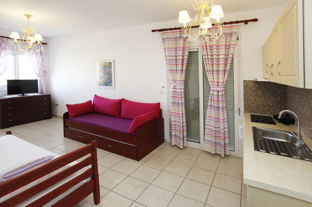 Nereids Apartments And Studios Chrysi Ammoudia Luaran gambar