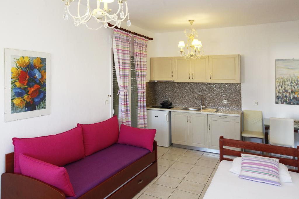 Nereids Apartments And Studios Chrysi Ammoudia Luaran gambar