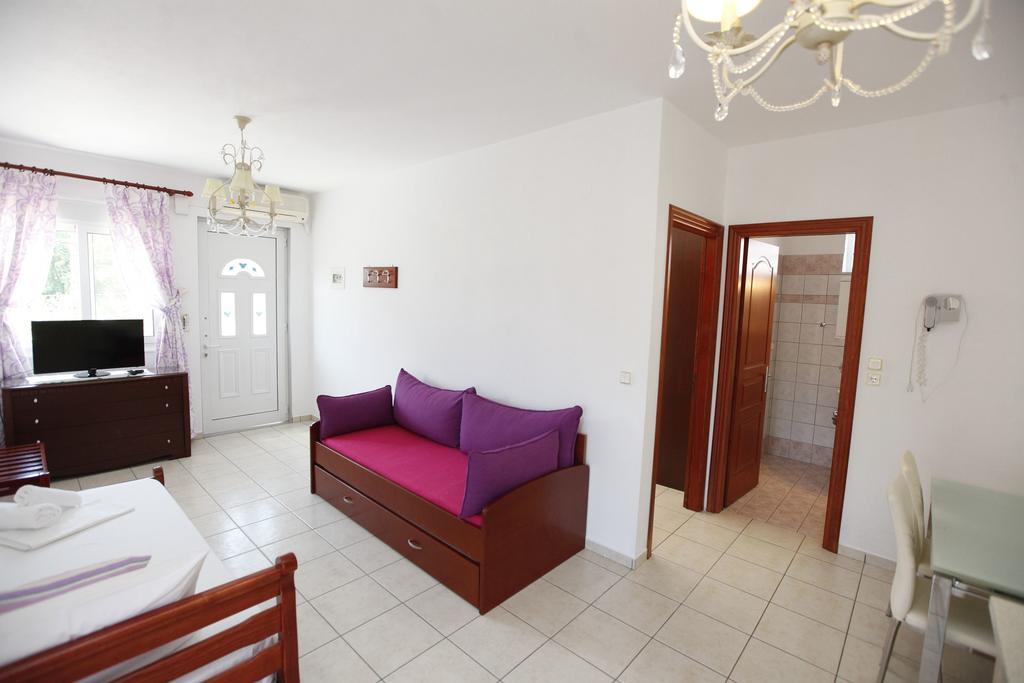 Nereids Apartments And Studios Chrysi Ammoudia Luaran gambar