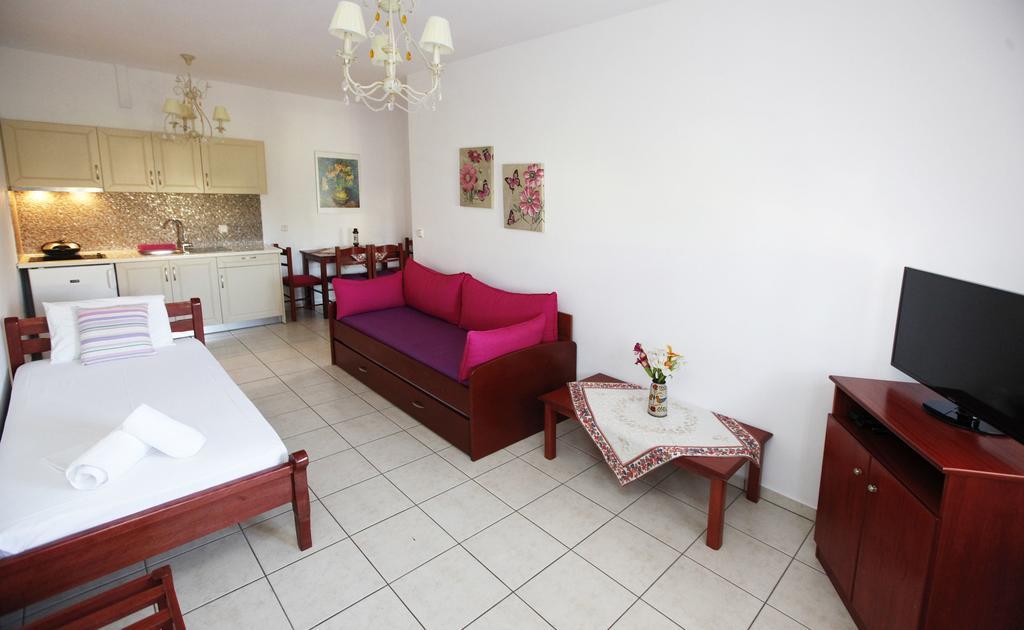 Nereids Apartments And Studios Chrysi Ammoudia Luaran gambar