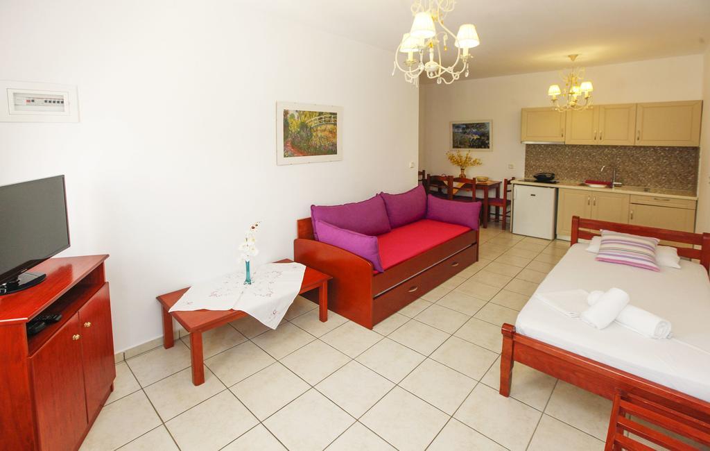 Nereids Apartments And Studios Chrysi Ammoudia Luaran gambar